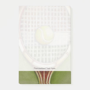 Tennis-Racket mit Ball-Lay vor Gericht Post-it Klebezettel