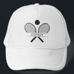 Tennis Rackets & Name Tennis Player Truckerkappe<br><div class="desc">Tennisspieler-LKW-Hut, speziell entwickelt für Tennisfans, die Liebe, den Platz im Stil zu treffen. Dieser Tennisschläger mit Vintagen Tennisschlägern, gekreuzt in klassischer Manier mit einem Tennisball, zeichnet das Wesentliche des zeitlosen Spiels aus. Personalisieren Sie Ihren Hut mit Ihrem Namen und fügen Sie Ihrer Kleidung eine Touch der Individualität hinzu. Dieser LKW...</div>