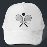 Tennis Rackets & Name Tennis Player Truckerkappe<br><div class="desc">Tennisspieler-LKW-Hut, speziell entwickelt für Tennisfans, die Liebe, den Platz im Stil zu treffen. Dieser Tennisschläger mit Vintagen Tennisschlägern, gekreuzt in klassischer Manier mit einem Tennisball, zeichnet das Wesentliche des zeitlosen Spiels aus. Personalisieren Sie Ihren Hut mit Ihrem Namen und fügen Sie Ihrer Kleidung eine Touch der Individualität hinzu. Dieser LKW...</div>