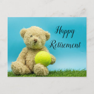 Tennis Teddy L'ours tient la carte de la retraite