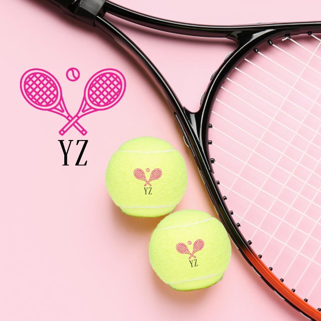 Tennis Theme Pink Mit Monogramm Name Tennisbälle (Tennis Player Pink Theme Monogrammed With Initials. Perfect gift for coach and players. )