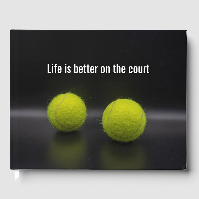 Tennisball auf schwarzem Hintergrund Gästebuch (Vorderseite)