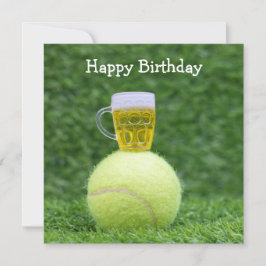 Tennisball mit Bier auf grünem Gras Geburtstag Karte