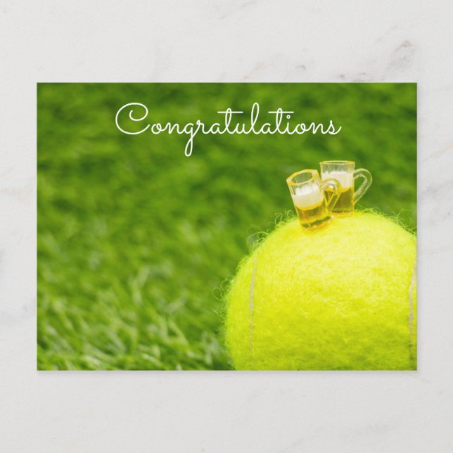 Tennisball mit Glas Bier Glückwunsch Postkarte (Vorderseite)