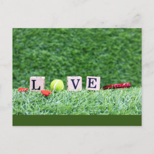 Tennisball mit LIEBE Holzschild Valentine Feiertagspostkarte