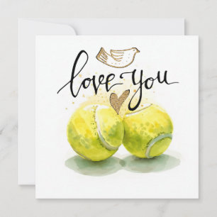 Tennisball mit LOVE auf blauem Court Feiertagskarte