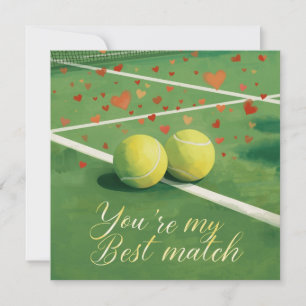 Tennisball mit LOVE auf blauem Court Feiertagskarte
