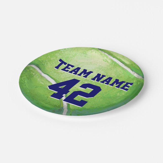 Tennisball mit Teamname und -nummer Pappteller (Schrägansicht)