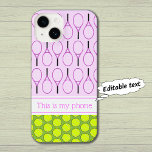 Tennismuster individuelle Name rosa grün Case-Mate iPhone 14 Hülle<br><div class="desc">Tennisbälle schaffen ein helles Polka-Dotmuster,  und auf einem hellrosa Hintergrund gibt es ein weiteres Muster rosa Tennisschläger. Ein weißer Streifen gibt Ihnen Platz,  um mit einem Namen oder einem anderen Text zu personalisieren (in Rosa,  um den Schlägern zu entsprechen).</div>