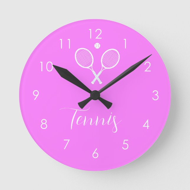 Tennisschläger und Ball Deep Pink Runde Wanduhr (Vorderseite)