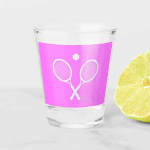 Tennisschläger und Ball Schnapsglas