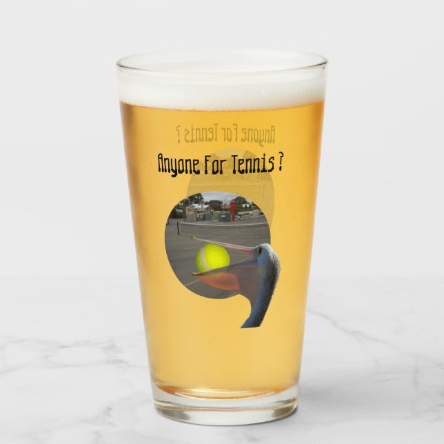 Tennisspieler Funny Pelican, Bier Glass Glas (Vorne (Gefüllt))