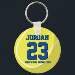 Tennisspieler Zahlensportteam Schlüsselanhänger<br><div class="desc">Ein perfektes Button für Sportfans,  Sportler,  Spieler,  Trainer oder Kapitän der Tennismannschaft. Sie können die Formulierung so anpassen,  dass sie jedem Event mit diesem Sportthema gerecht wird,  sei es Geburtstag,  Meisterschaftsfeier oder Party.</div>