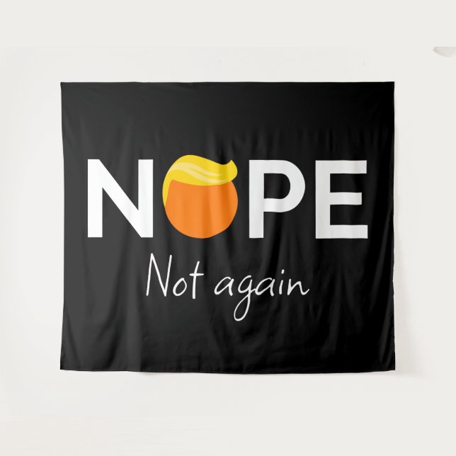 Tenture Anti-Trump - Non, pas encore moi (Devant (Horizontal))