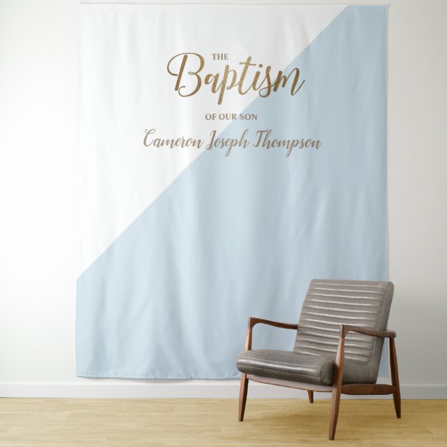Tenture Bébé garçon moderne baptême fond bleu (En situation)