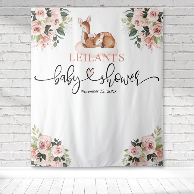 Tenture Bienvenue Baby shower de cerfs rose Floral fond (Baby shower deer and fawn pink cloud pink floral botanical watercolor backdrop for photo ops.)