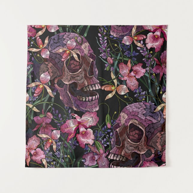 Tenture Broderie crâne humain et fleurs d'orchidées roses  (Devant)
