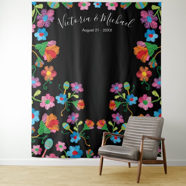Tenture Broderie de festa mexicaine avec fond photo floral (En situation)