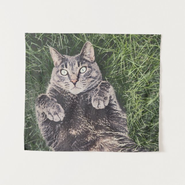 Tenture chat gris allongé dans l'herbe (Devant (Horizontal))