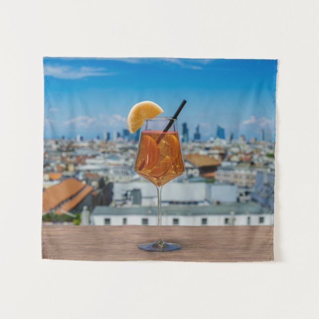 Tenture Cocktail Spritz sur une table avec vue sur Milan (Devant (Horizontal))