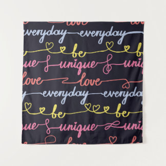 Tenture Coeurs de filles, mots motif sans couture.