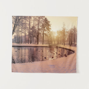 Tenture Coucher de soleil sur le parc avec petit lac gelé