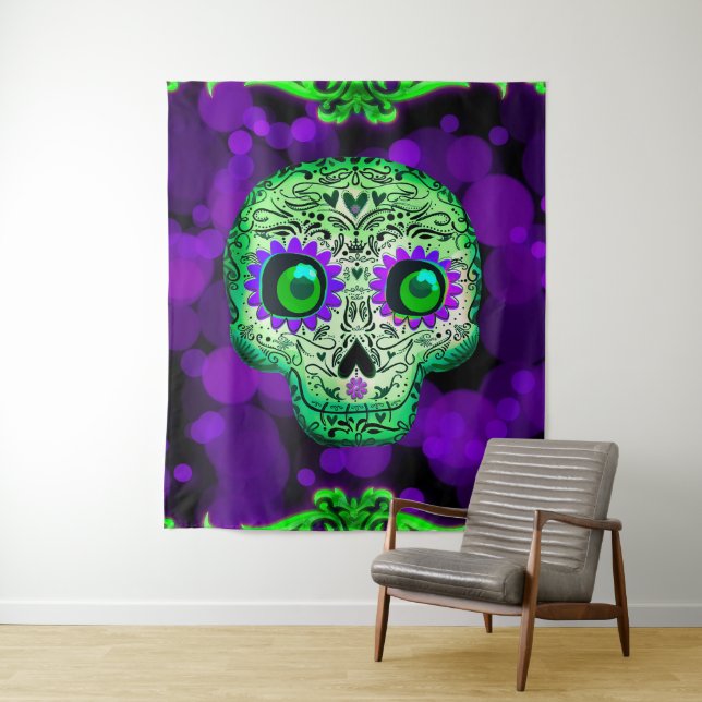 Tenture Crâne de sucre lumineux vert et violet Halloween (En situation)
