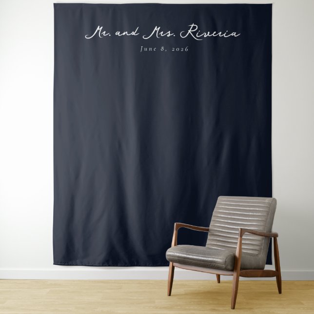 Tenture Elegant Navy Wedding Announcement (En situation)