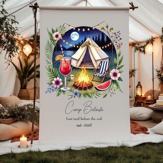 Tenture Fin de semaine Rustique Camping Bride Bachelorette (Rustic Camp Bride Bachelorette Weekend Tapestry)
