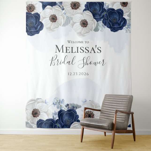 Tenture Fleurs de mariage bleu marine aquarelle (En situation)