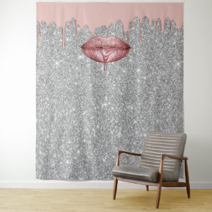 Tenture Fond de décors argentés pailletés avec lèvres qui