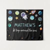 Fond de fête d'anniversaire dans l'espace bleu ast