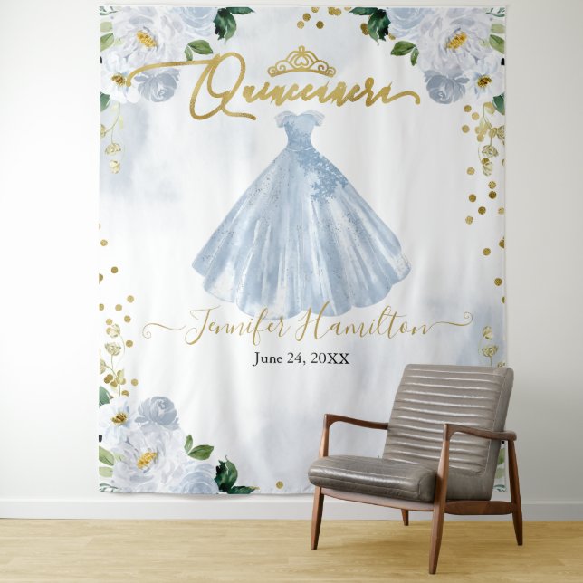 Tenture Fond pour Quinceanera Fleurs bleues Robe rose (En situation)
