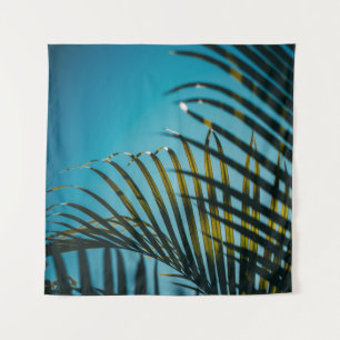 Tenture Green palm plant under blue sky in the morning