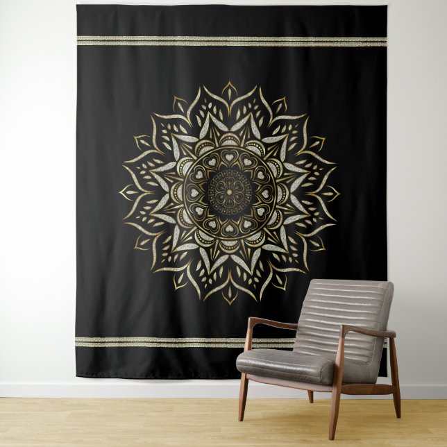 Tenture Hearts Mandala sur un Arrière - plan noir (En situation)