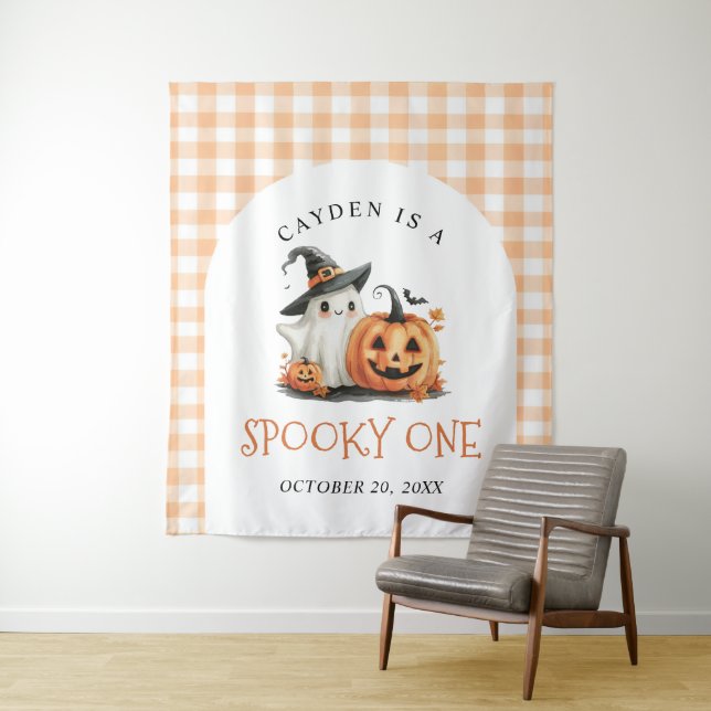 Tenture Joli Fantôme de Halloween pour un Premier Annivers (En situation)