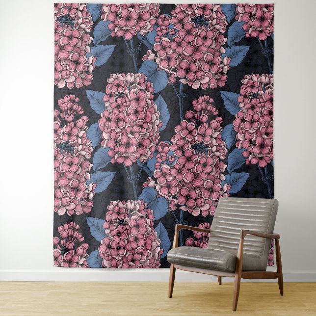 Tenture Lilac rose sur bleu foncé (En situation)