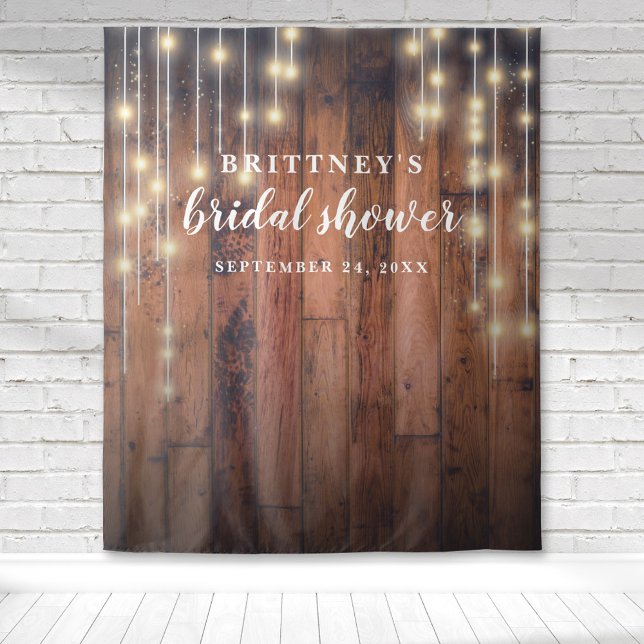 Tenture Lumières de Chaîne en Bois Rustique pour Mariage (Rustic wood with string lights bridal shower tapestry for the perfect photo ops)