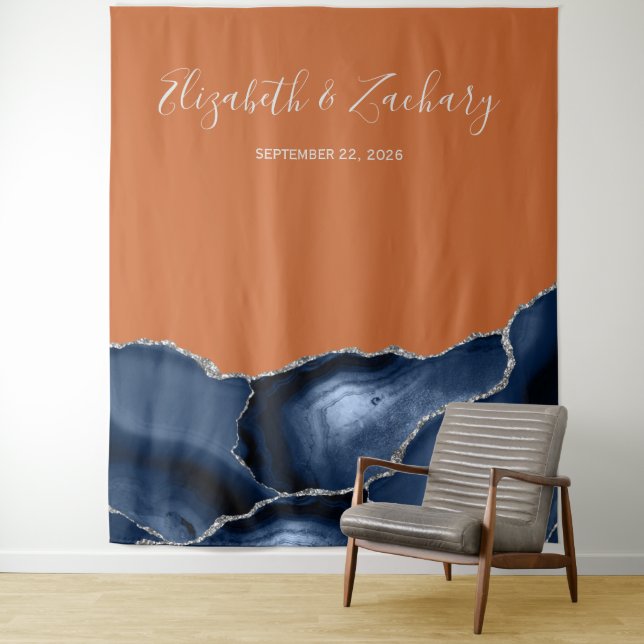 Tenture Mariage orange brûlé bleu marine (En situation)
