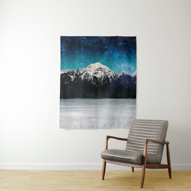 Tenture Montagne de galaxie rêvée au-dessus des nuages (En situation)