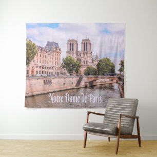 Tenture Notre Dame de Paris cathédrale catholique en Franc
