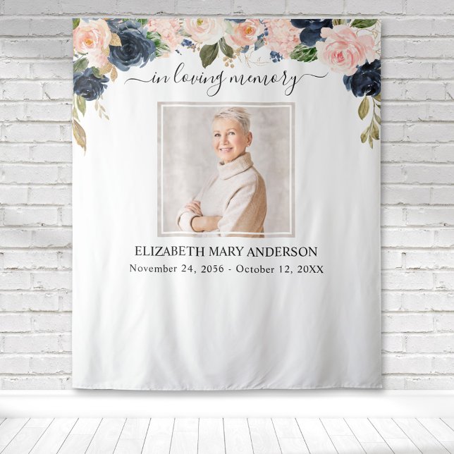 Tenture Photo de souvenir Navy Blush rose Mémorial (Blush pink and Navy blue watercolor floral botanical memorial tapestry to honor your loved one.)