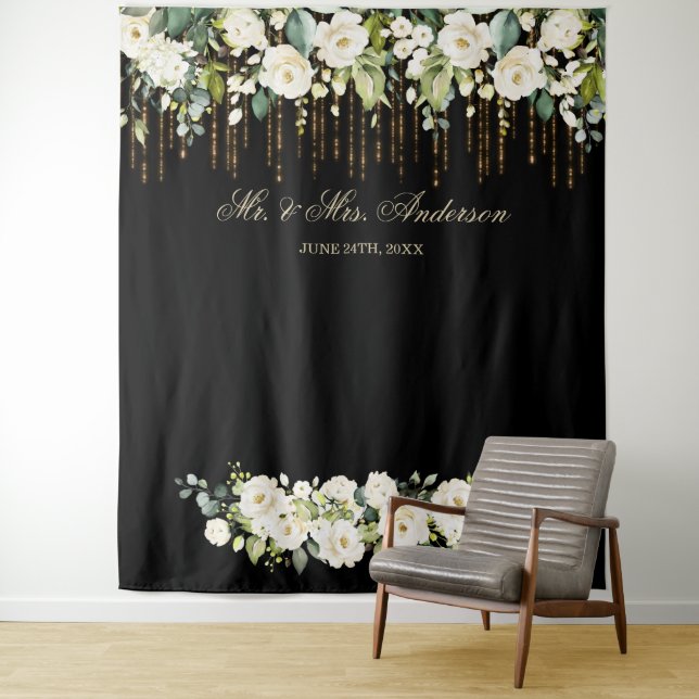Tenture Photomaton de mariage noir à fleurs blanches uniqu (En situation)