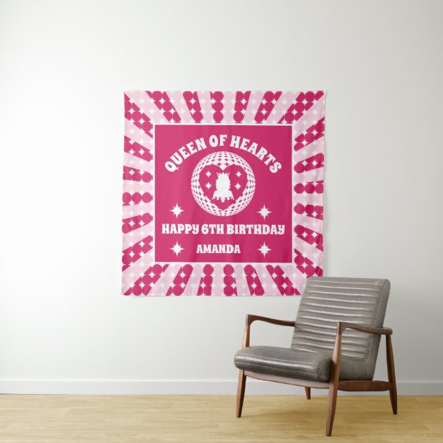 Tenture Retro Magenta Reine des Coeurs Bannière Anniversai (En situation)