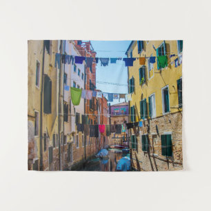 Tenture Rue à Venise avec lave-linge Italie