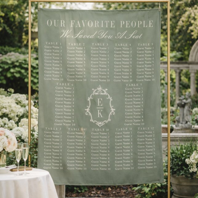 Tenture Sage Green Fabric Wedding Seating Chart Banner (Créateur téléchargé)