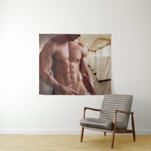 Tenture SlipperyJoe cheminée homme musclé six pack abs