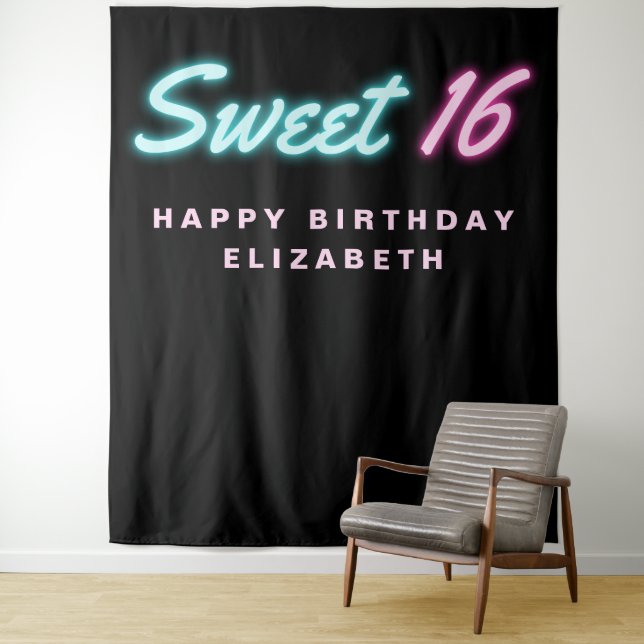Tenture Sweet 16 Neon Lights Black Anniversaire Tapestry (En situation)