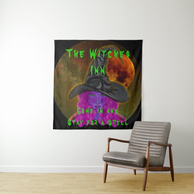Tenture The Witches Inn Stay for a Spell Halloween Witch (En situation)