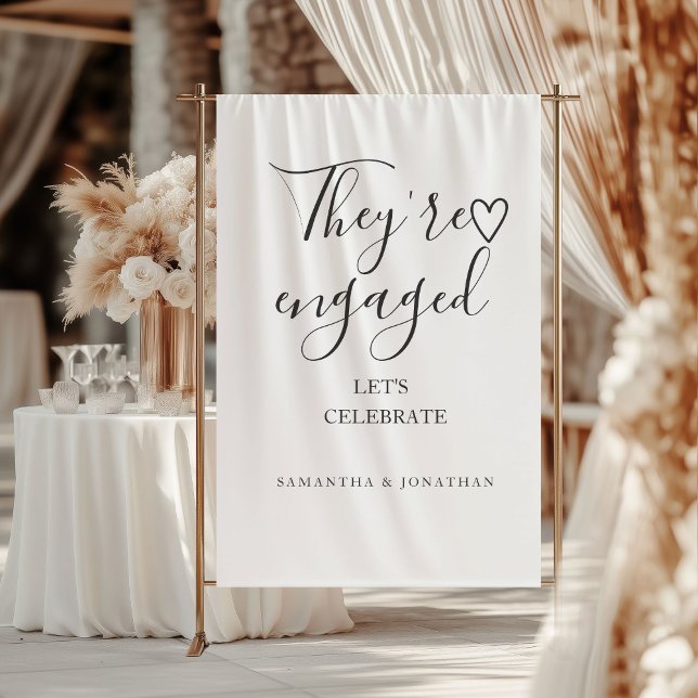 Tenture They're engages welcome sign Modern engagement  (Créateur téléchargé)